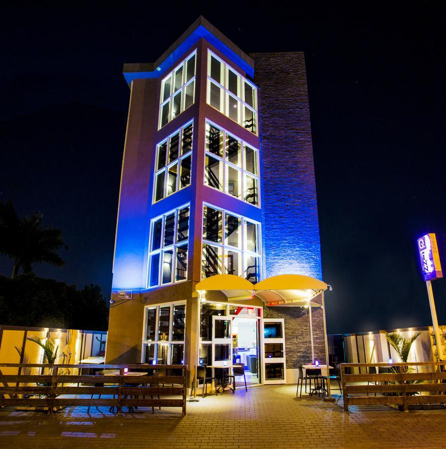 פרמריבו Q-Inn Boutique Hotel מראה חיצוני תמונה