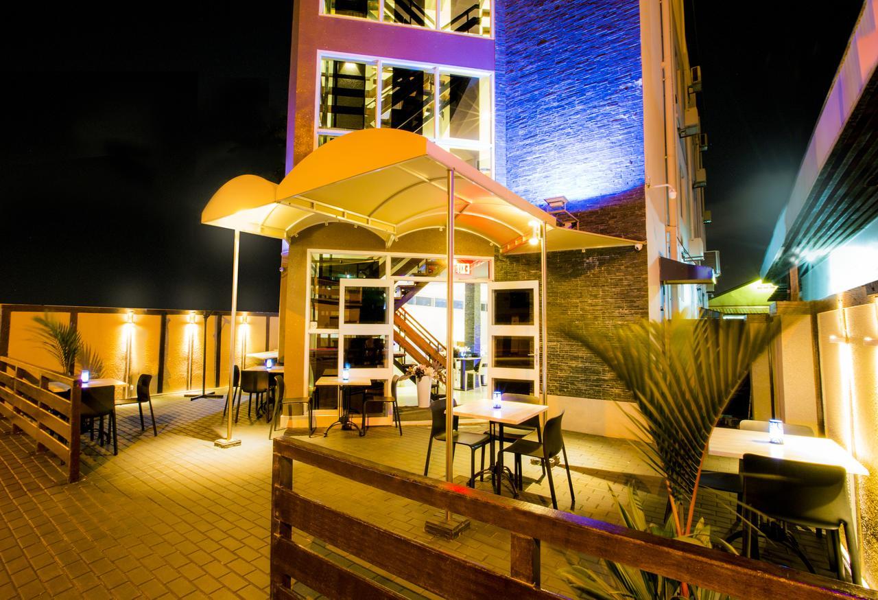 פרמריבו Q-Inn Boutique Hotel מראה חיצוני תמונה