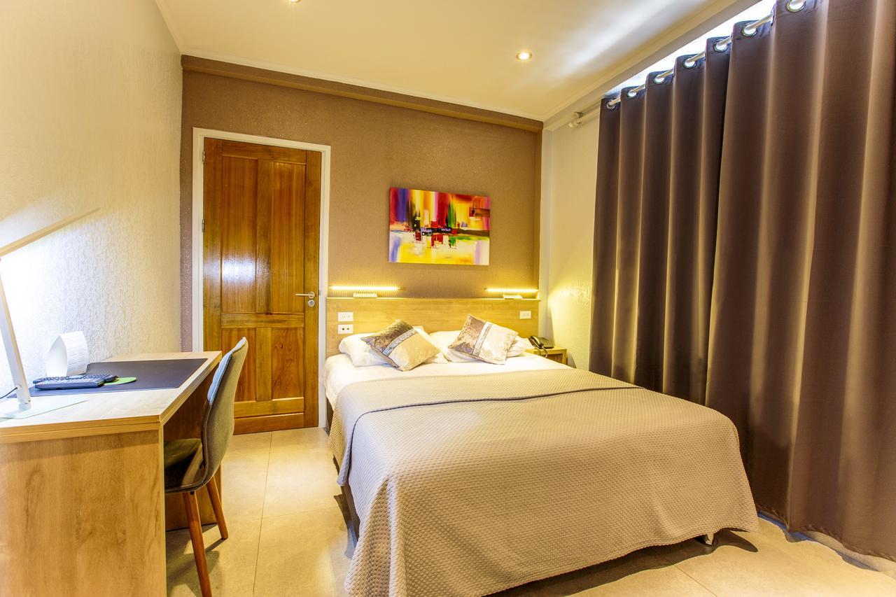 פרמריבו Q-Inn Boutique Hotel מראה חיצוני תמונה