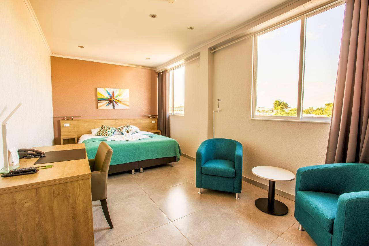 פרמריבו Q-Inn Boutique Hotel מראה חיצוני תמונה